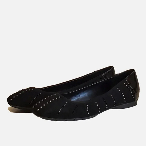 Donald Pliner Darren Black Suede Flats Studded Size 7 - Picture 1 of 7